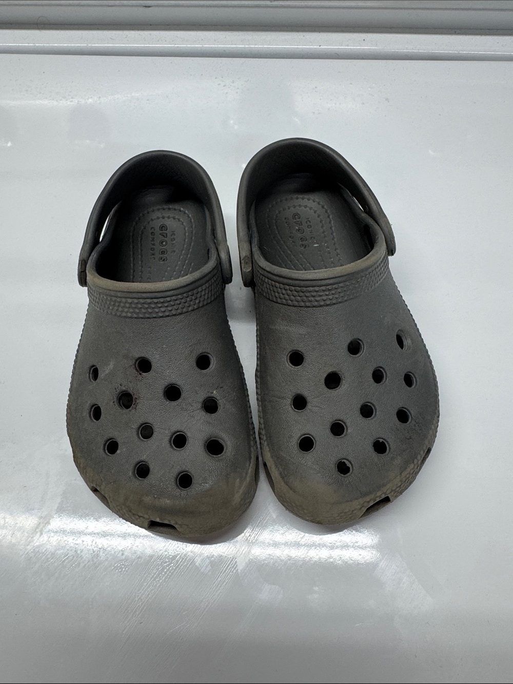 CROCS Classic Clogs in Charcoal Gray